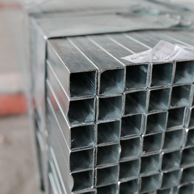 En S355jr ท่อสี่เหลี่ยมชุบสังกะสี MTC Hot Dip Galvanized Square Tube